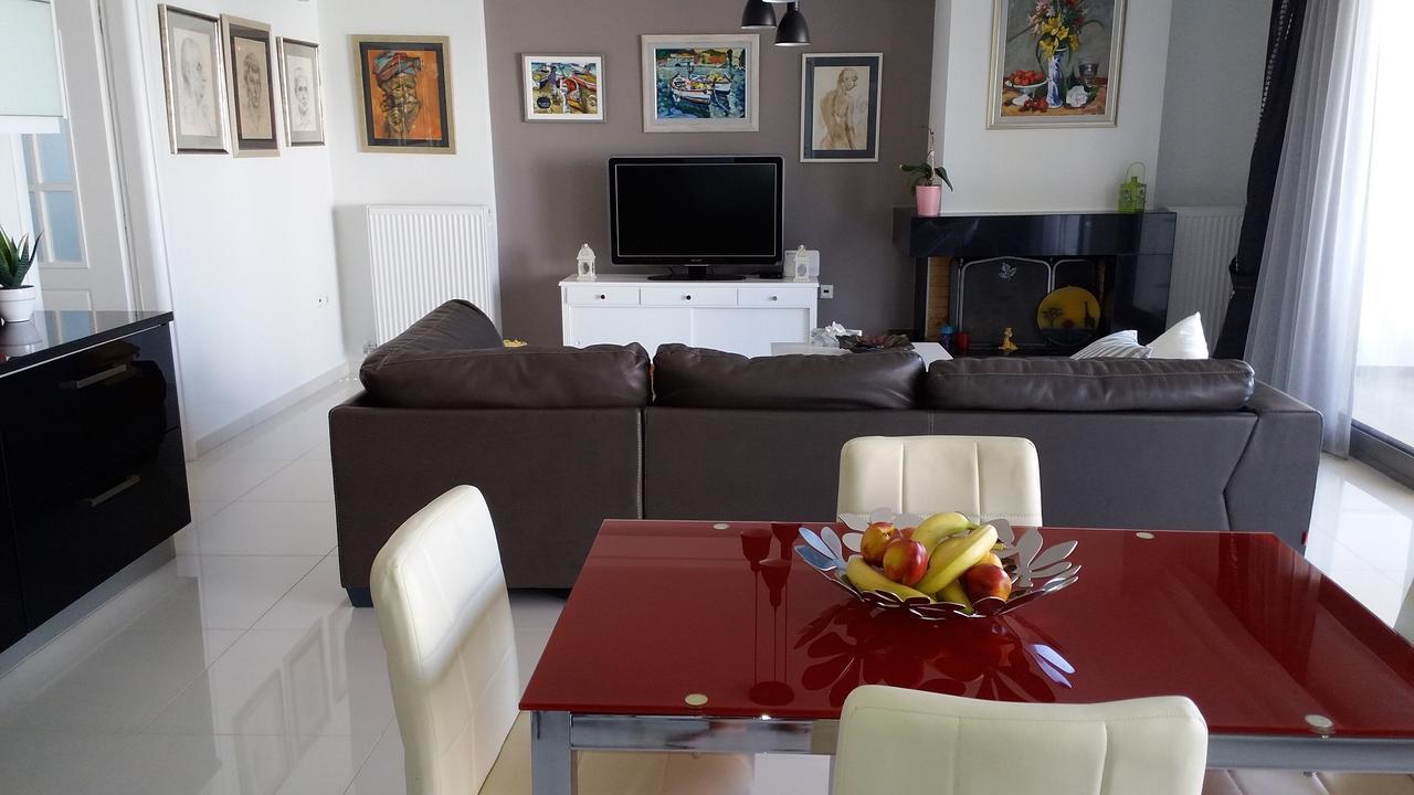 Ferienwohnung Luxurious House Near The Sea Pórto Ráfti Exterior foto